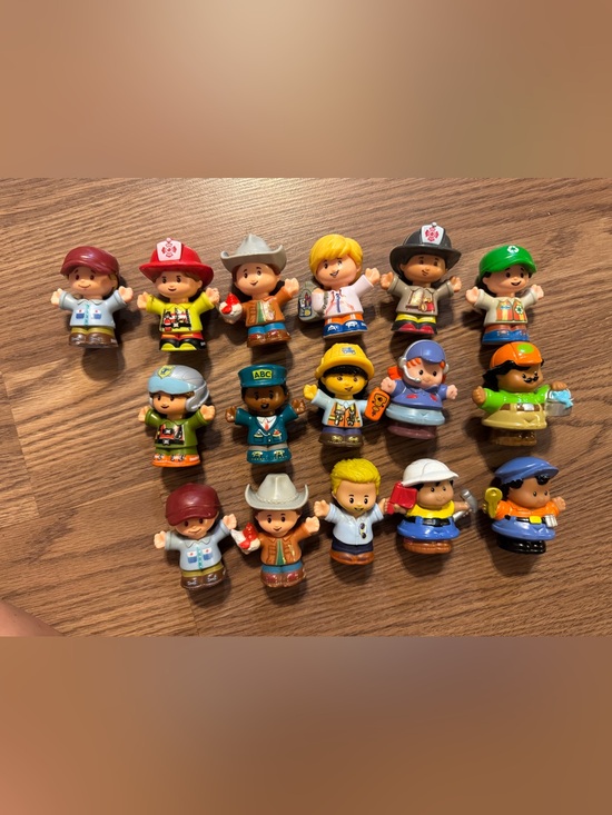 Fisher-Price Other - Fisher-Price Little People Multicolor Figure Set